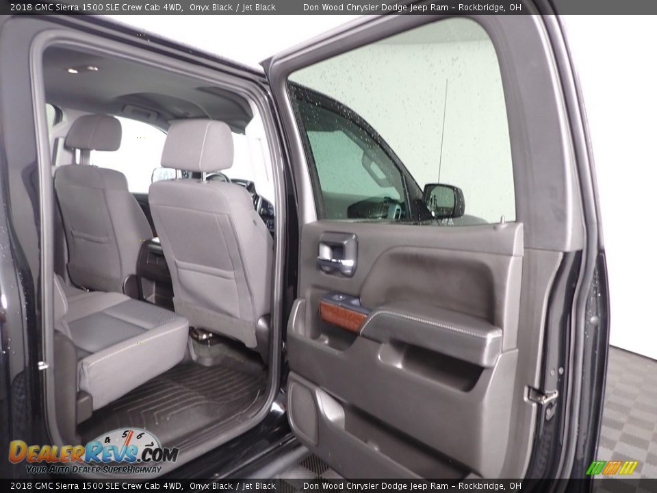 2018 GMC Sierra 1500 SLE Crew Cab 4WD Onyx Black / Jet Black Photo #28