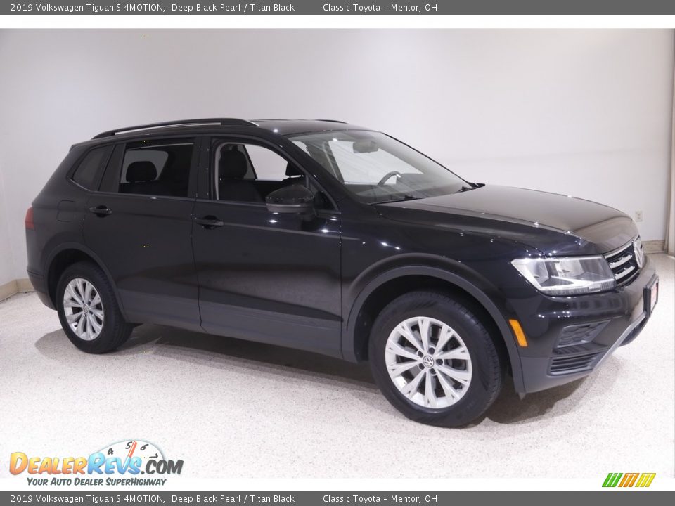 2019 Volkswagen Tiguan S 4MOTION Deep Black Pearl / Titan Black Photo #1