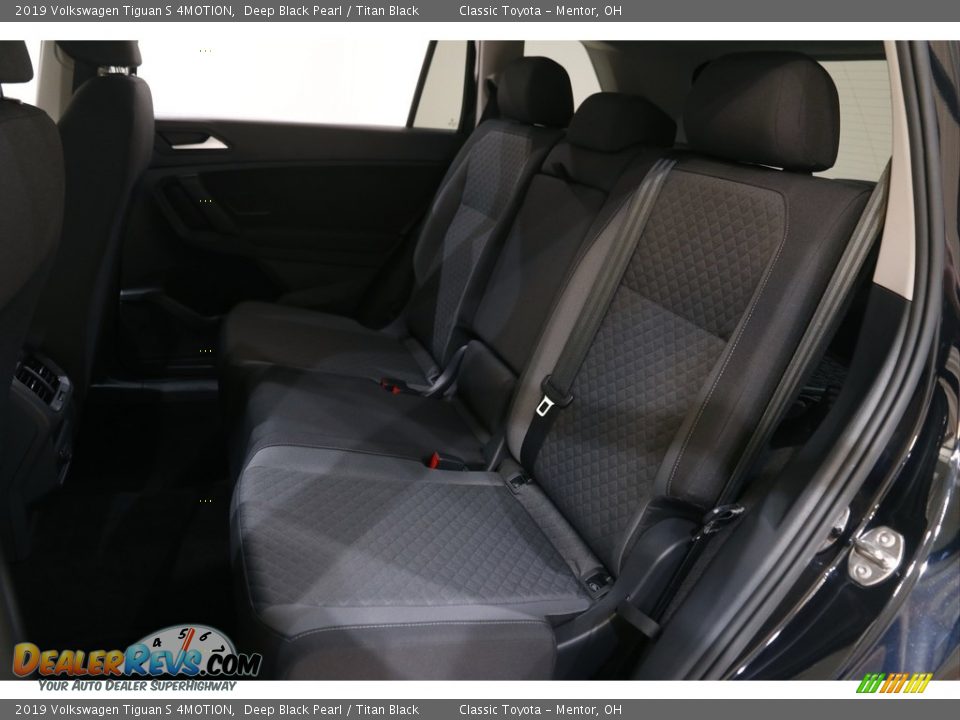 2019 Volkswagen Tiguan S 4MOTION Deep Black Pearl / Titan Black Photo #16