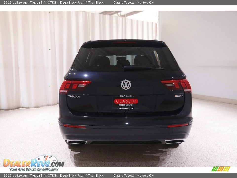2019 Volkswagen Tiguan S 4MOTION Deep Black Pearl / Titan Black Photo #17