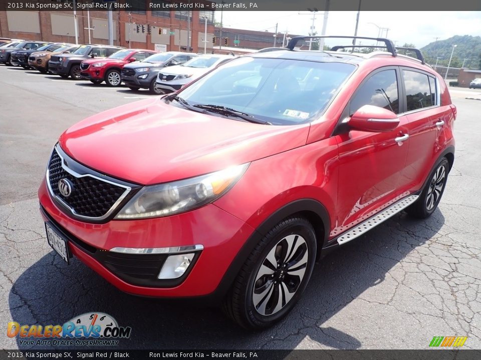 Front 3/4 View of 2013 Kia Sportage SX Photo #4