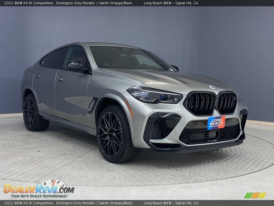 Front 3/4 View of 2022 BMW X6 M Competition Photo #27