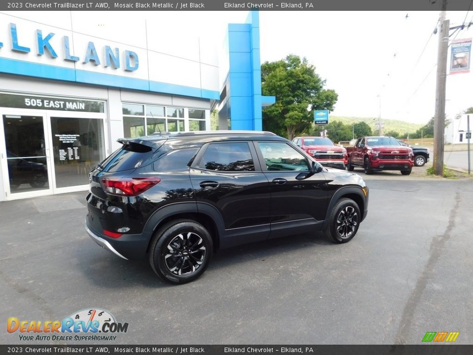 2023 Chevrolet TrailBlazer LT AWD Mosaic Black Metallic / Jet Black Photo #3