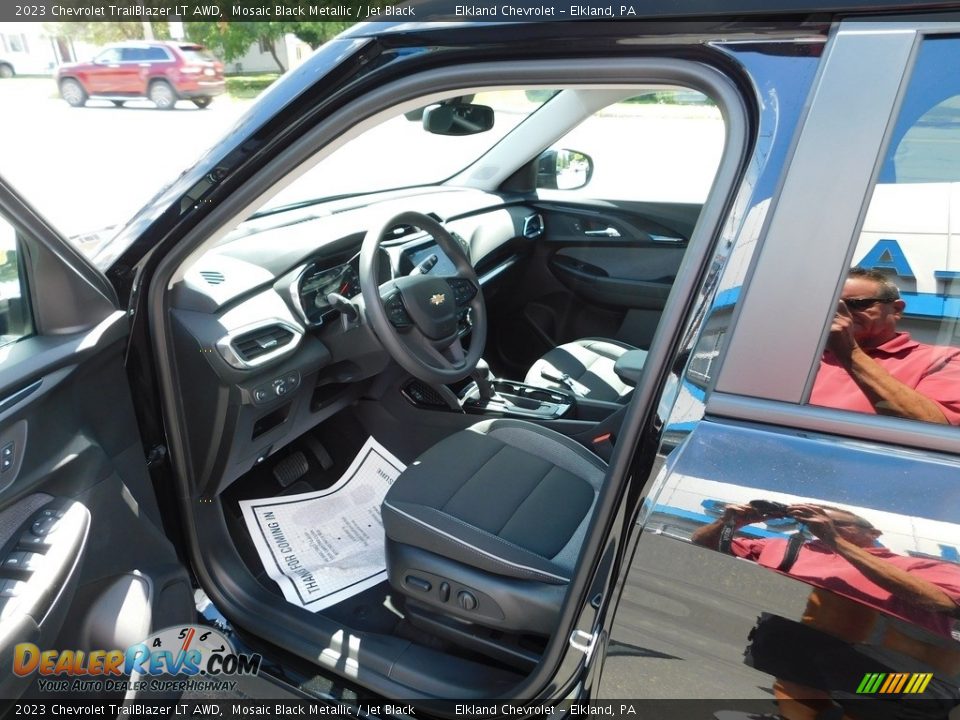 Front Seat of 2023 Chevrolet TrailBlazer LT AWD Photo #11