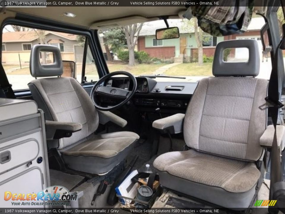 Front Seat of 1987 Volkswagen Vanagon GL Camper Photo #4