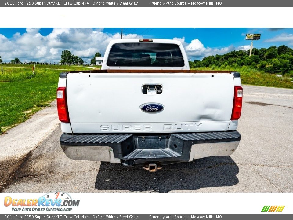 2011 Ford F250 Super Duty XLT Crew Cab 4x4 Oxford White / Steel Gray Photo #5