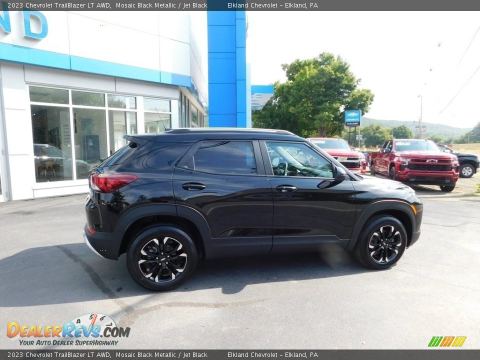 2023 Chevrolet TrailBlazer LT AWD Mosaic Black Metallic / Jet Black Photo #3