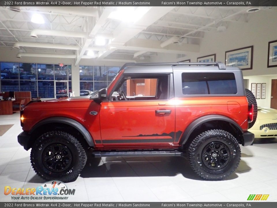 2022 Ford Bronco Wildtrak 4x4 2-Door Hot Pepper Red Metallic / Medium Sandstone Photo #6