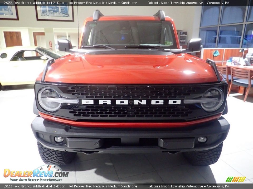 2022 Ford Bronco Wildtrak 4x4 2-Door Hot Pepper Red Metallic / Medium Sandstone Photo #8