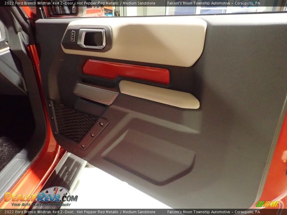 2022 Ford Bronco Wildtrak 4x4 2-Door Hot Pepper Red Metallic / Medium Sandstone Photo #15
