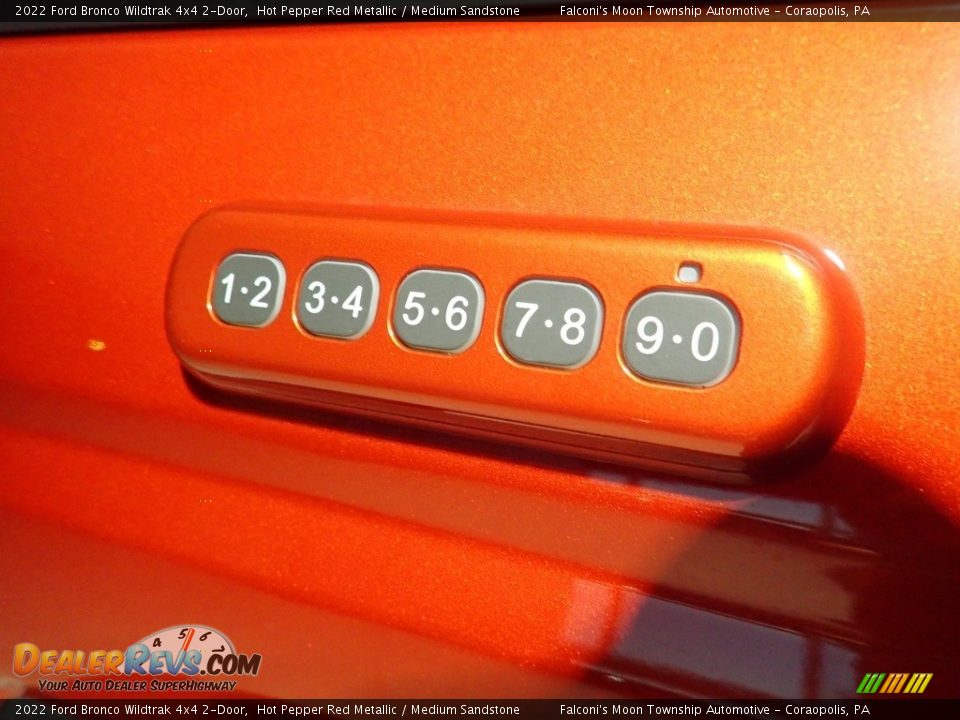 2022 Ford Bronco Wildtrak 4x4 2-Door Hot Pepper Red Metallic / Medium Sandstone Photo #16