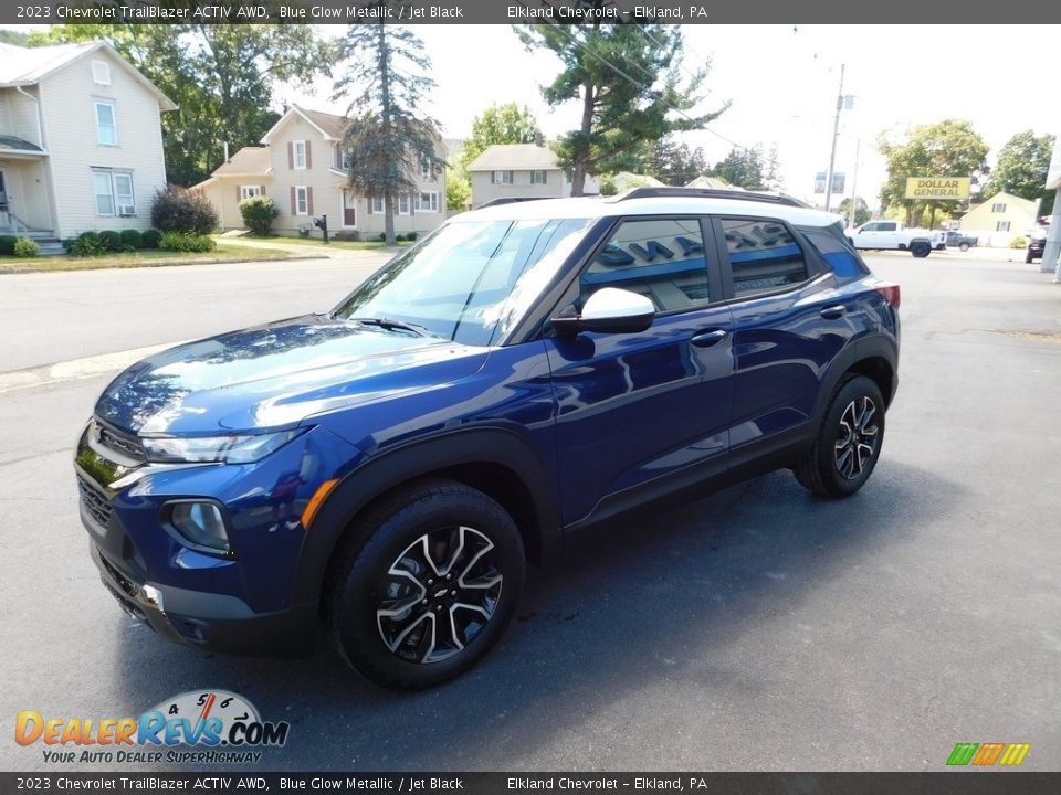 Front 3/4 View of 2023 Chevrolet TrailBlazer ACTIV AWD Photo #7