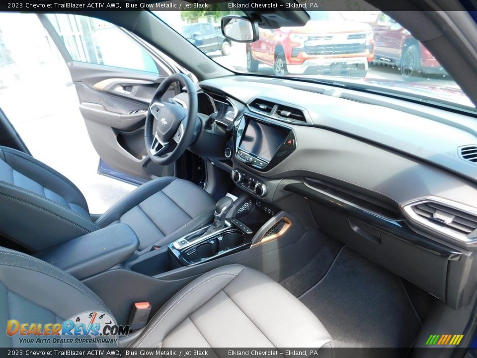 Front Seat of 2023 Chevrolet TrailBlazer ACTIV AWD Photo #19