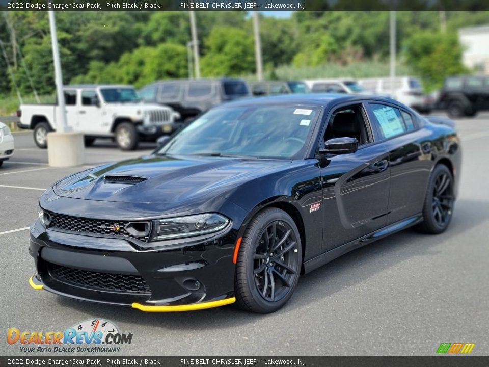 Front 3/4 View of 2022 Dodge Charger Scat Pack Photo #1