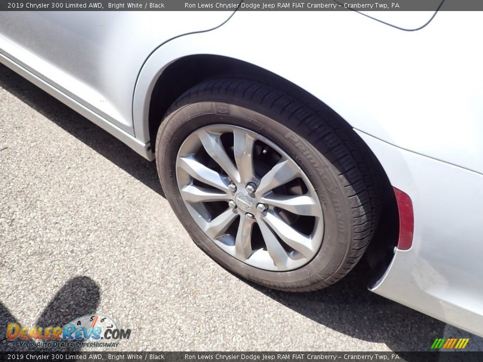 2019 Chrysler 300 Limited AWD Bright White / Black Photo #5