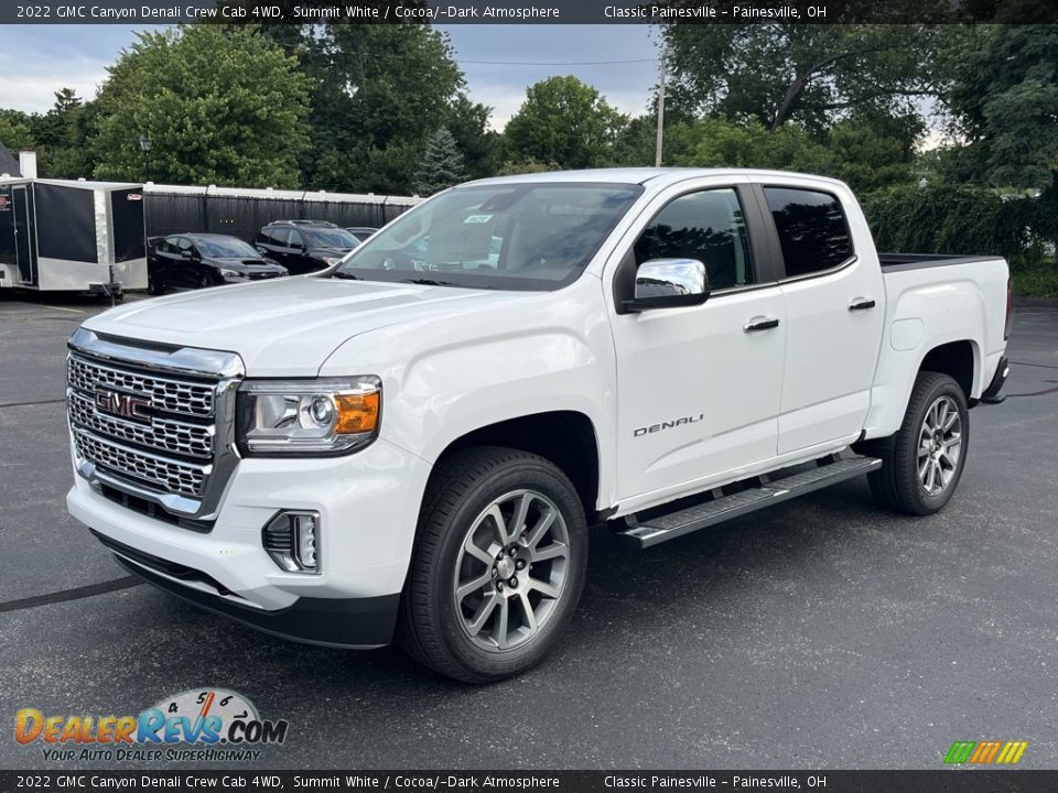 Front 3/4 View of 2022 GMC Canyon Denali Crew Cab 4WD Photo #1