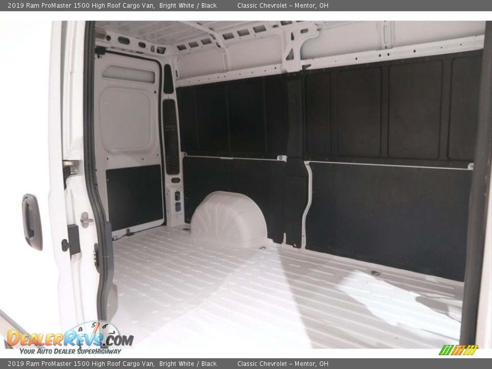 2019 Ram ProMaster 1500 High Roof Cargo Van Bright White / Black Photo #16
