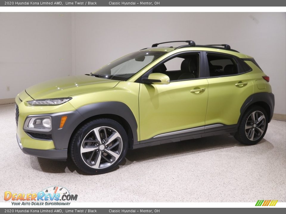 Front 3/4 View of 2020 Hyundai Kona Limited AWD Photo #3