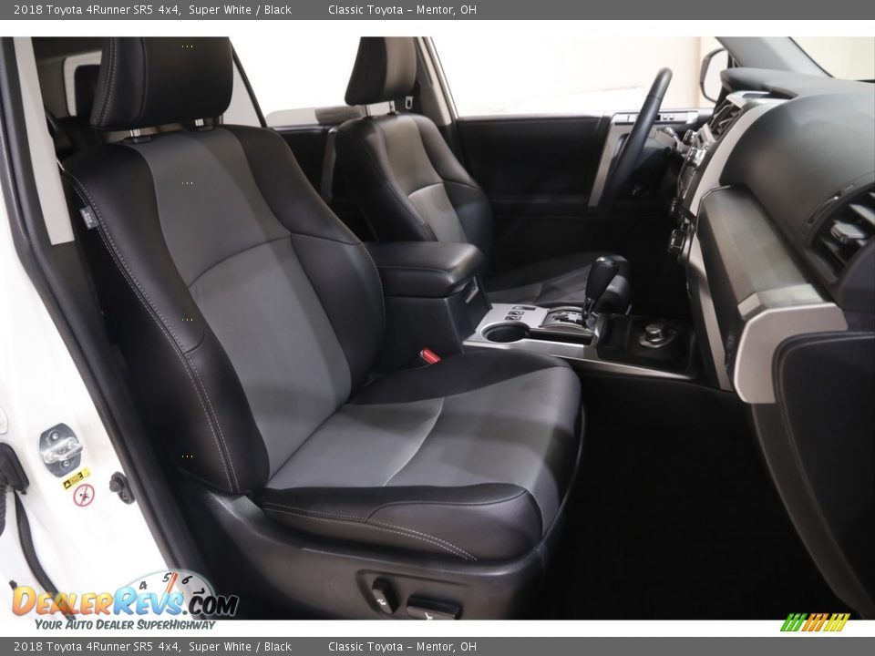 2018 Toyota 4Runner SR5 4x4 Super White / Black Photo #17