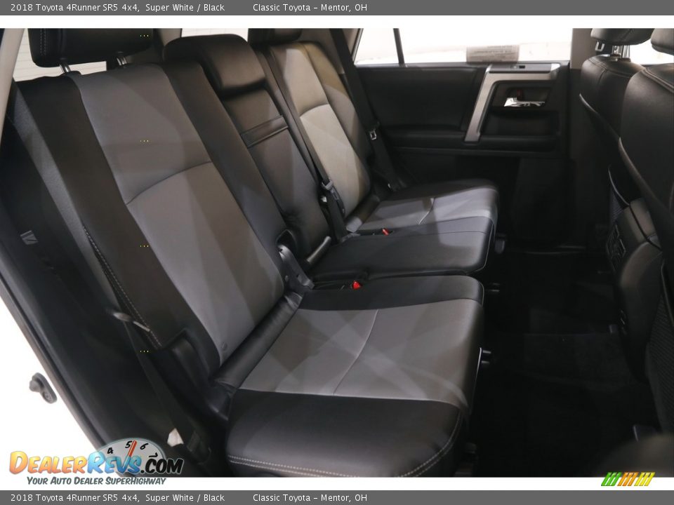 2018 Toyota 4Runner SR5 4x4 Super White / Black Photo #18