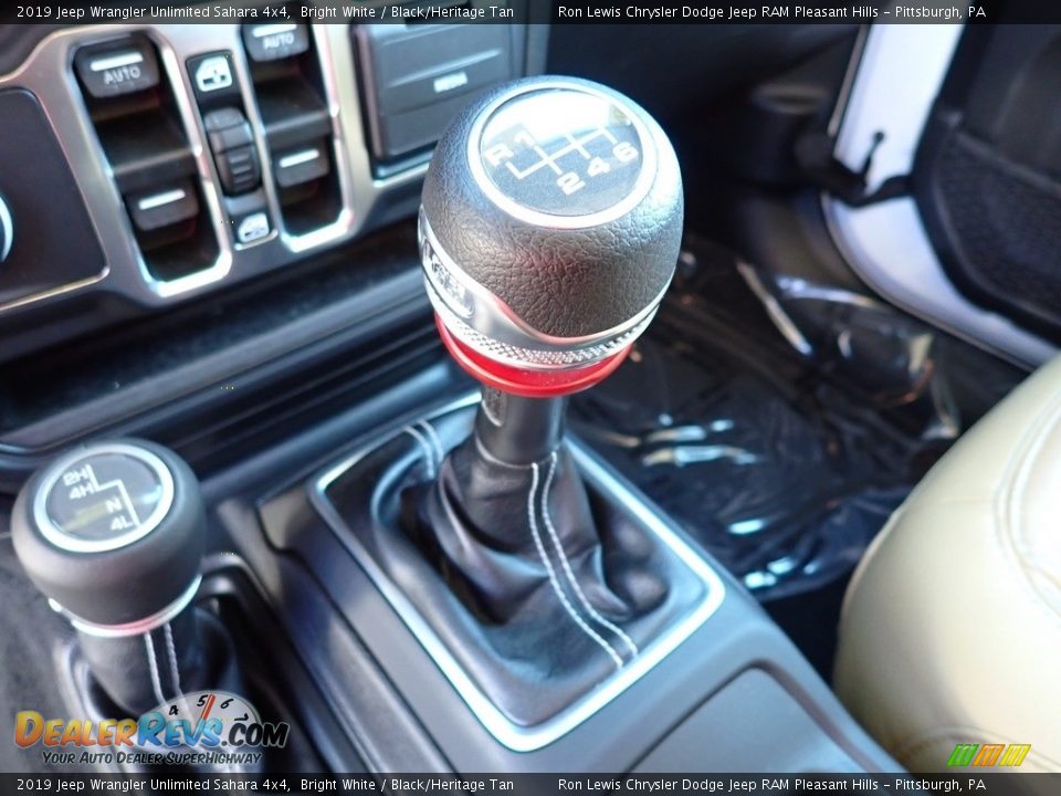 2019 Jeep Wrangler Unlimited Sahara 4x4 Bright White / Black/Heritage Tan Photo #15