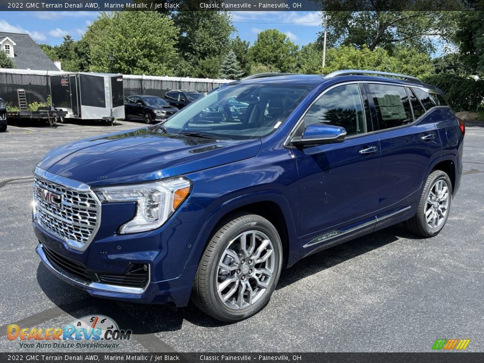 Front 3/4 View of 2022 GMC Terrain Denali AWD Photo #1