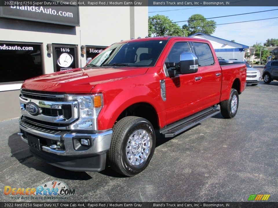 2022 Ford F250 Super Duty XLT Crew Cab 4x4 Rapid Red / Medium Earth Gray Photo #2