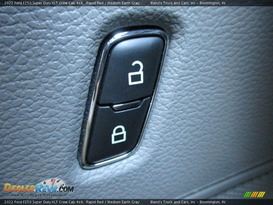 2022 Ford F250 Super Duty XLT Crew Cab 4x4 Rapid Red / Medium Earth Gray Photo #11
