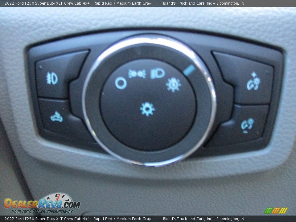 2022 Ford F250 Super Duty XLT Crew Cab 4x4 Rapid Red / Medium Earth Gray Photo #12