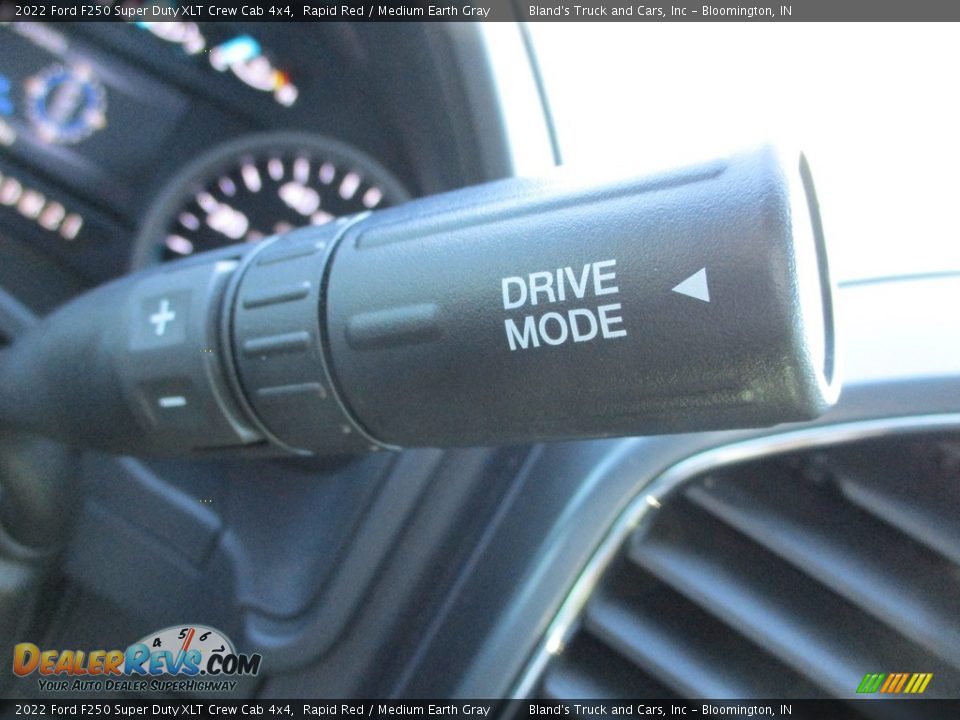 2022 Ford F250 Super Duty XLT Crew Cab 4x4 Rapid Red / Medium Earth Gray Photo #21