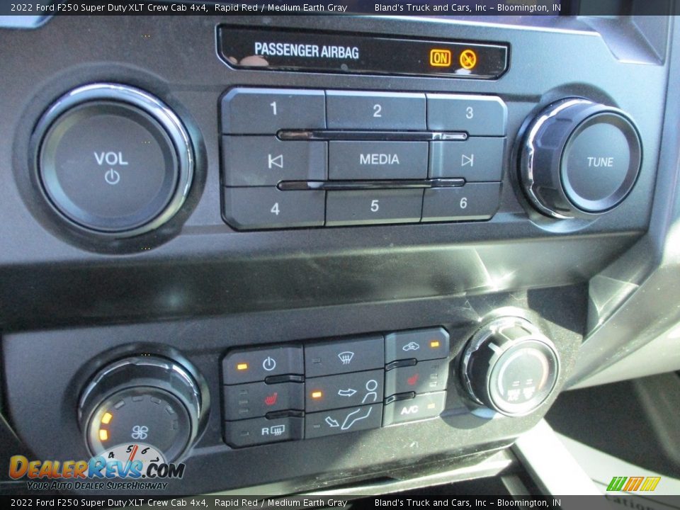 2022 Ford F250 Super Duty XLT Crew Cab 4x4 Rapid Red / Medium Earth Gray Photo #27