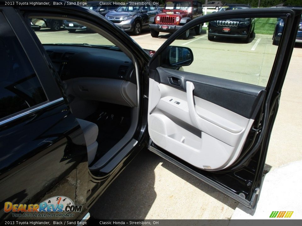 2013 Toyota Highlander Black / Sand Beige Photo #15