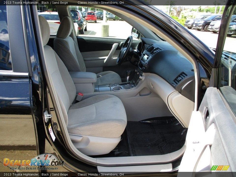 2013 Toyota Highlander Black / Sand Beige Photo #16