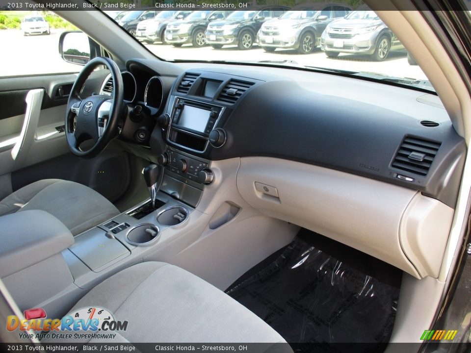 2013 Toyota Highlander Black / Sand Beige Photo #18
