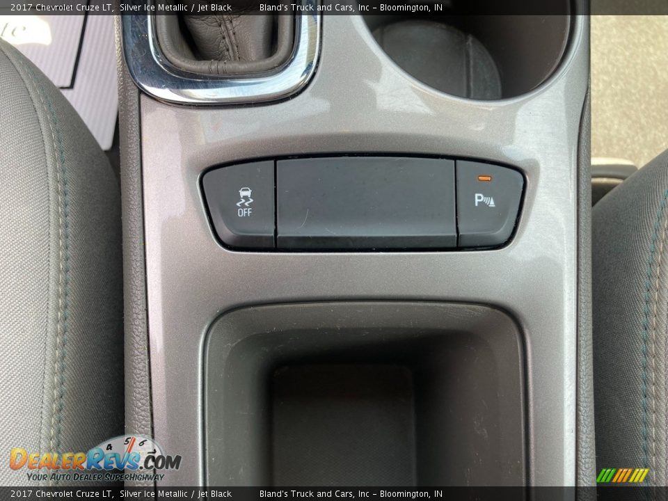 2017 Chevrolet Cruze LT Silver Ice Metallic / Jet Black Photo #28