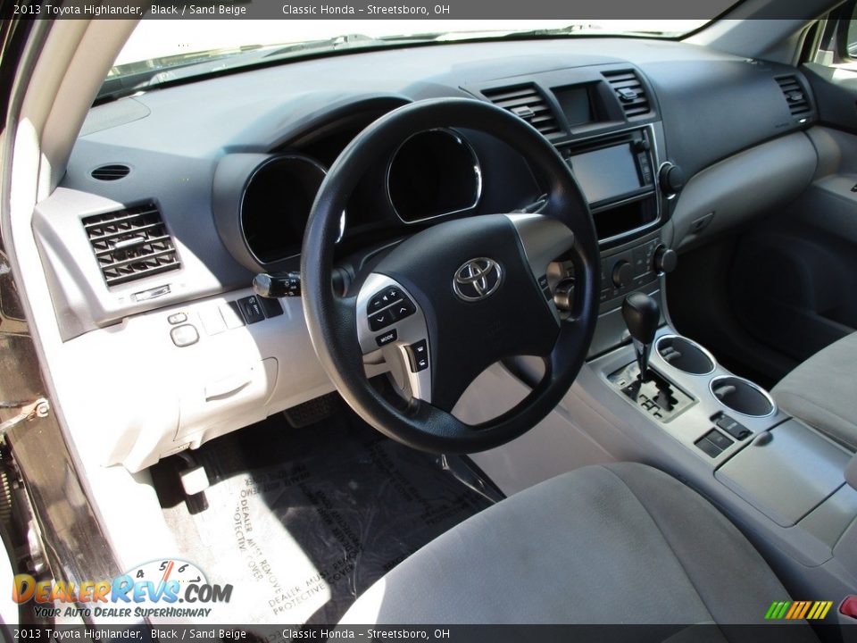 2013 Toyota Highlander Black / Sand Beige Photo #31