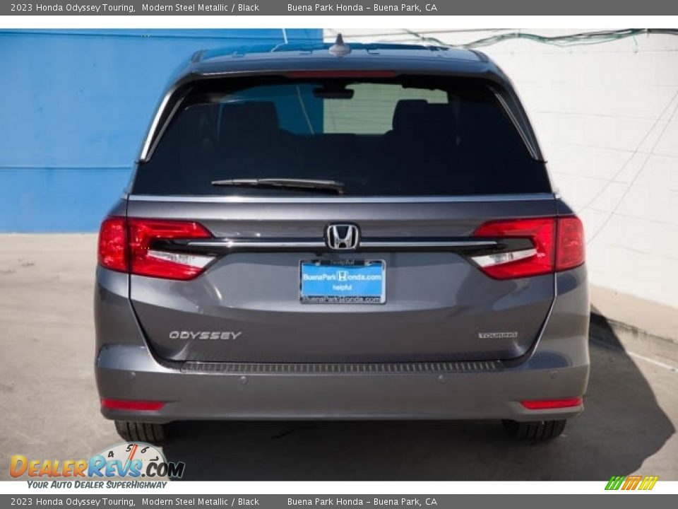 2023 Honda Odyssey Touring Modern Steel Metallic / Black Photo #5