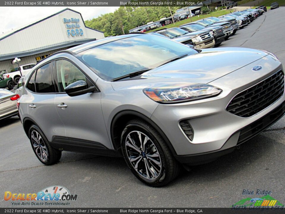 2022 Ford Escape SE 4WD Hybrid Iconic Silver / Sandstone Photo #27