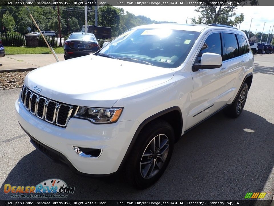 2020 Jeep Grand Cherokee Laredo 4x4 Bright White / Black Photo #4