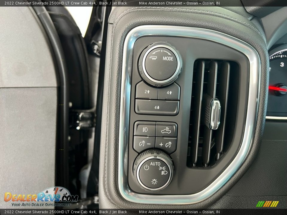 Controls of 2022 Chevrolet Silverado 2500HD LT Crew Cab 4x4 Photo #29