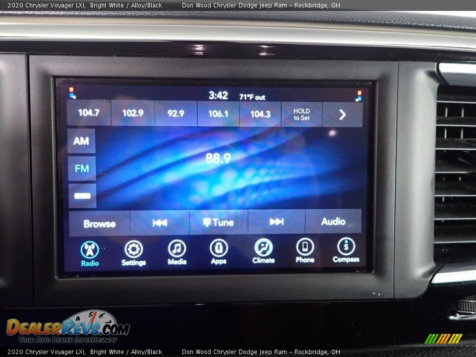 2020 Chrysler Voyager LXi Bright White / Alloy/Black Photo #2