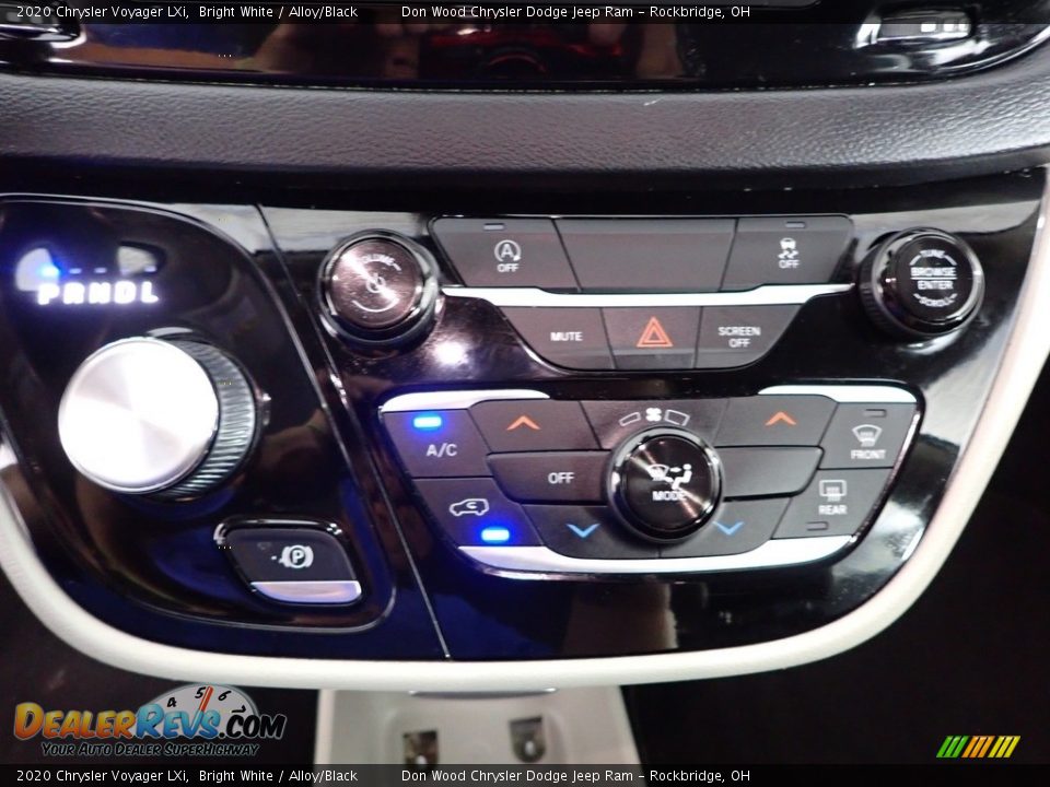 2020 Chrysler Voyager LXi Bright White / Alloy/Black Photo #19