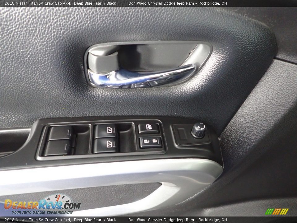2018 Nissan Titan SV Crew Cab 4x4 Deep Blue Pearl / Black Photo #10