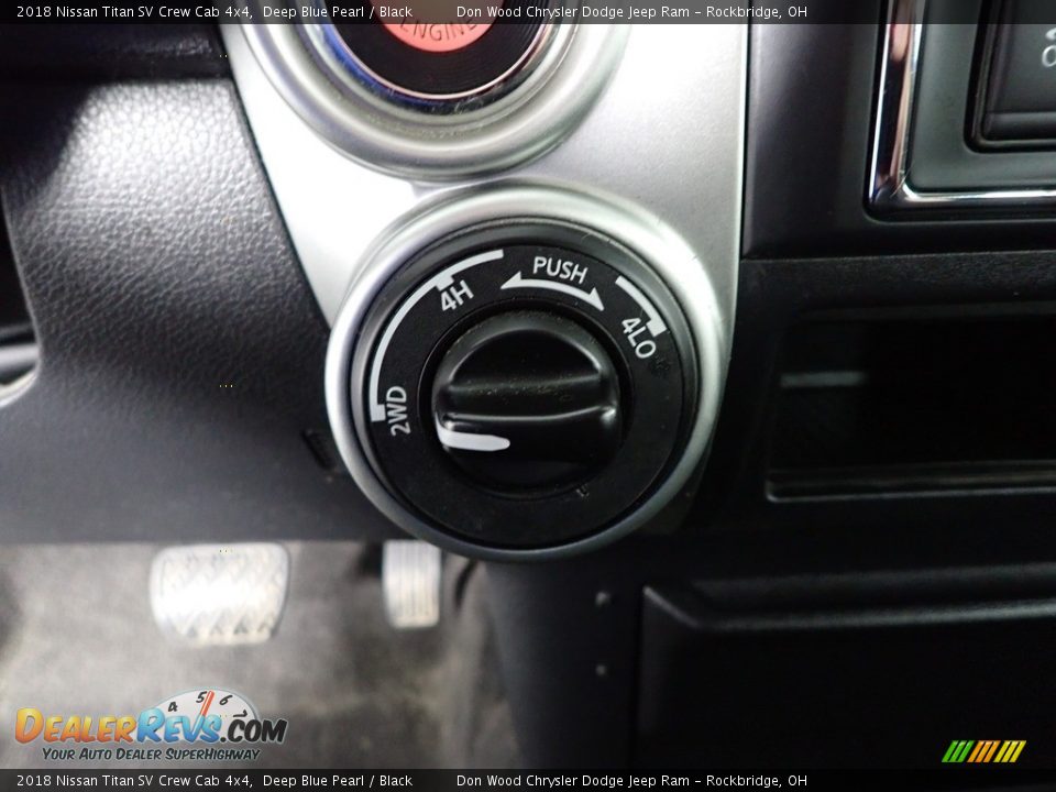 2018 Nissan Titan SV Crew Cab 4x4 Deep Blue Pearl / Black Photo #18