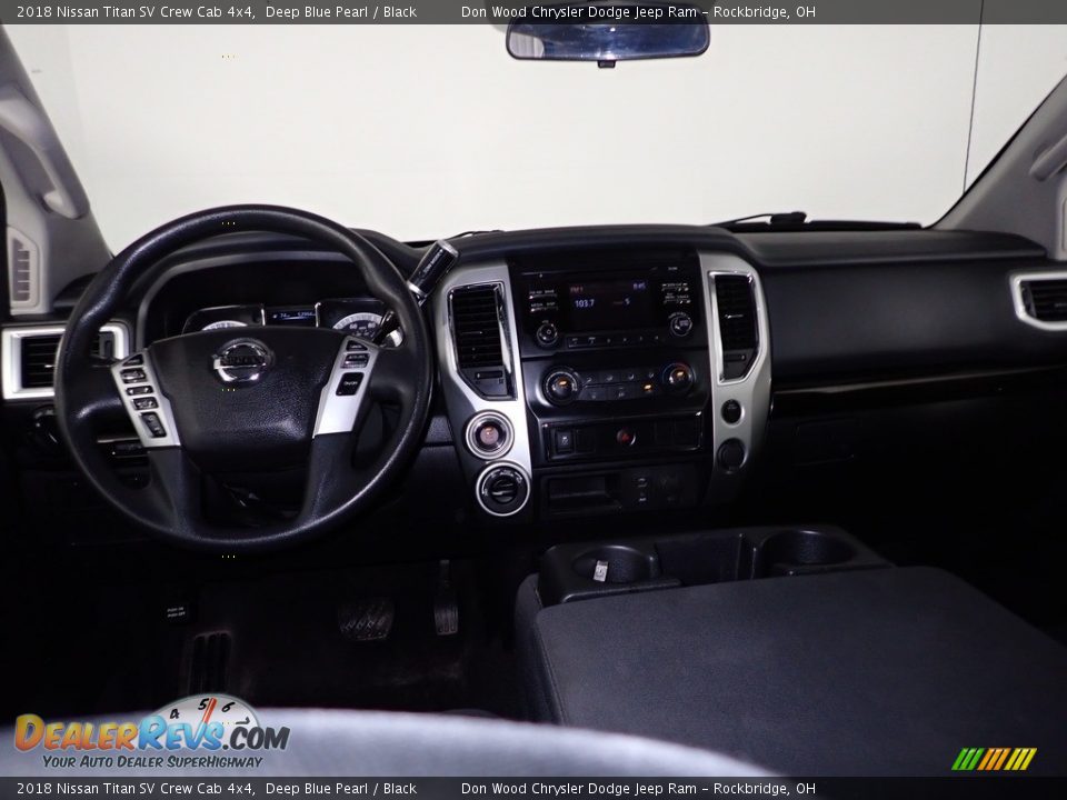 2018 Nissan Titan SV Crew Cab 4x4 Deep Blue Pearl / Black Photo #23