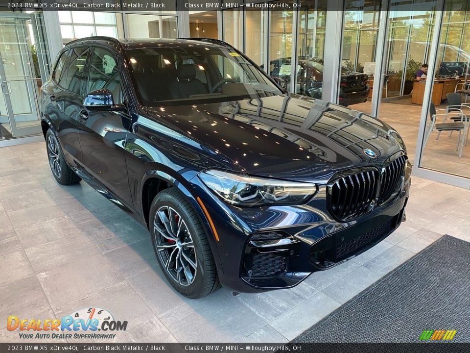 Front 3/4 View of 2023 BMW X5 xDrive40i Photo #1