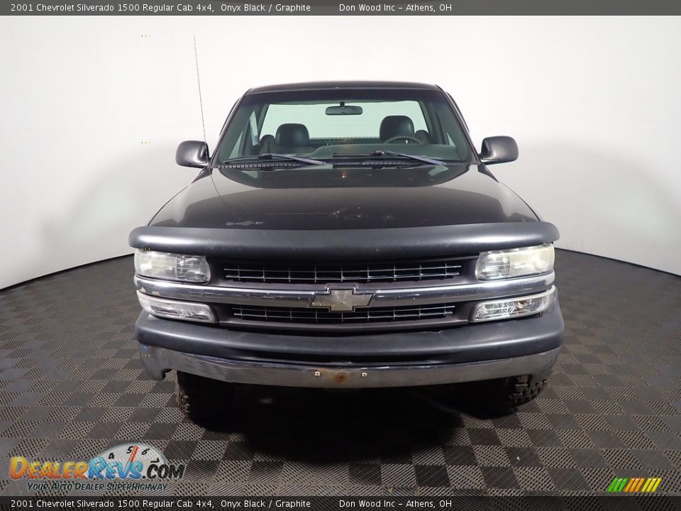 2001 Chevrolet Silverado 1500 Regular Cab 4x4 Onyx Black / Graphite Photo #3