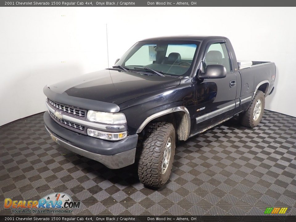 2001 Chevrolet Silverado 1500 Regular Cab 4x4 Onyx Black / Graphite Photo #7