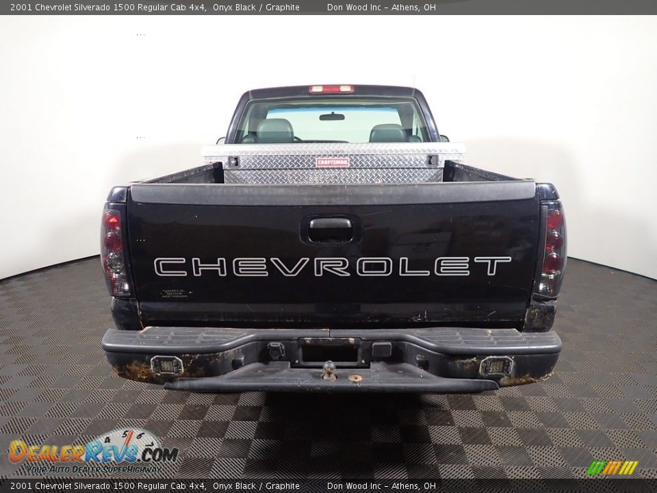 2001 Chevrolet Silverado 1500 Regular Cab 4x4 Onyx Black / Graphite Photo #10