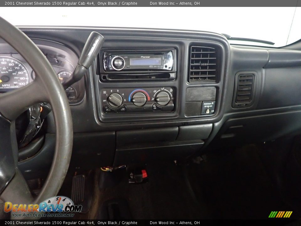 2001 Chevrolet Silverado 1500 Regular Cab 4x4 Onyx Black / Graphite Photo #19